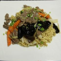 Nouilles sautees au boeuf