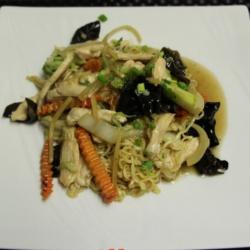 Nouilles sautees au poulet